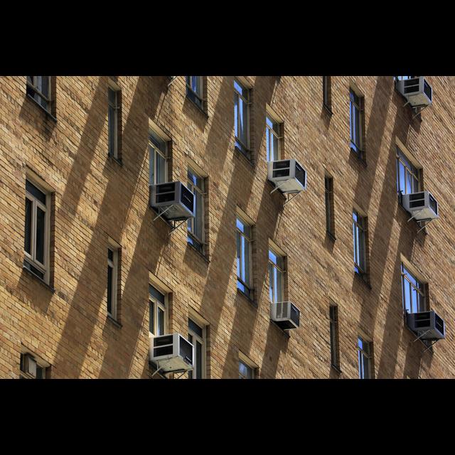 Air conditioning: keeping us cool but making the planet hotter - podcast episode cover