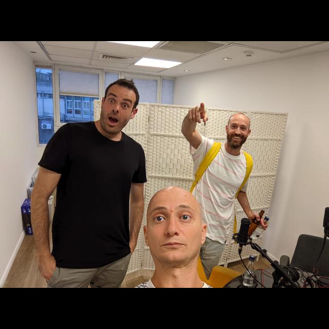 פרק #437 - ג'ימבו ג'יי ורועי דורון עובדים בנמל - podcast episode cover