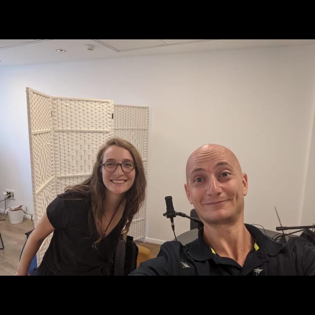 פרק #438 - קייטי וקסברגר ומדינות המפרץ - podcast episode cover