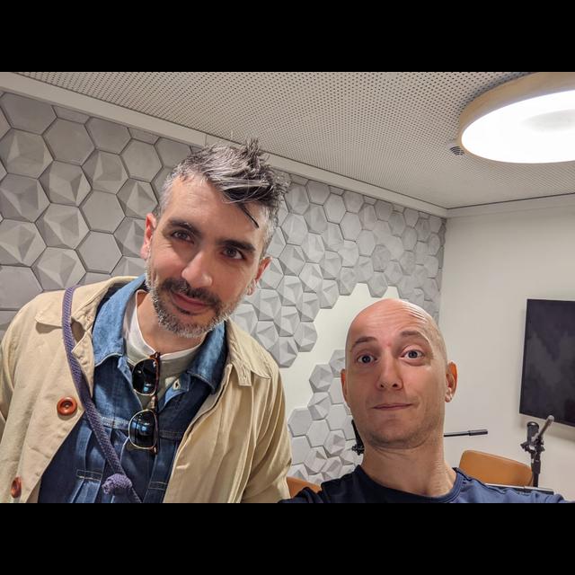פרק #501 - אלון זבולון קונה סיפורים - podcast episode cover