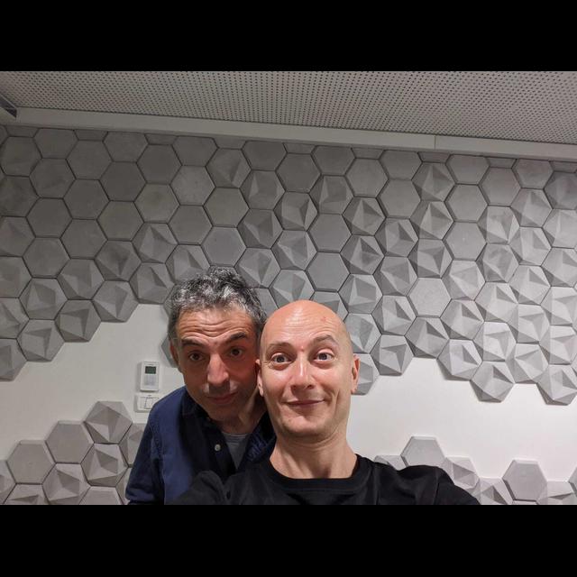 פרק #535 - אתגר קרת כותב קצר - podcast episode cover