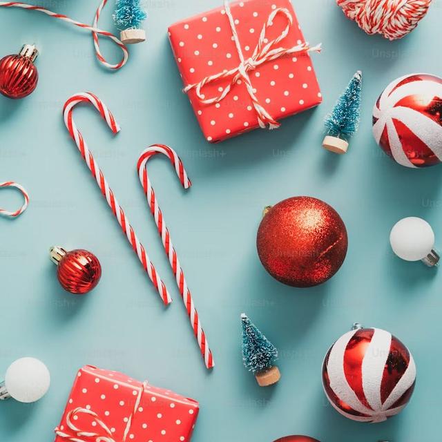 Bonus Episode: HIH 2024 Gift Guide! - podcast episode cover