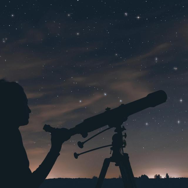 Zirkumpolares Sternbild - Warum der Große Wagen immer über den Himmel rollt | Sternenhimmel im Mai - podcast episode cover