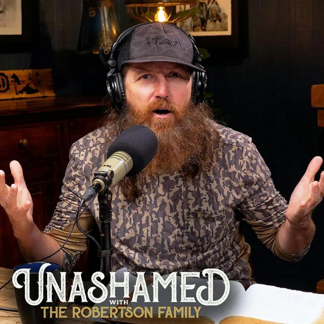 Ep 1081 | Jase Barrels Into Highly Awkward Restaurant Blunder & Godwin Finally Baptizes His Son-in-Law - podcast episode cover